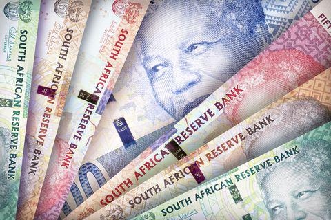 दक्षिण अफ्रीकी रैंड जोखिम भाव पर बढ़ता है