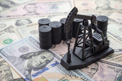 क्या 2022 में तेल 60 डॉलर गिरेगा या इसकी कीमत बढ़कर 100 डॉलर हो जाएगी?